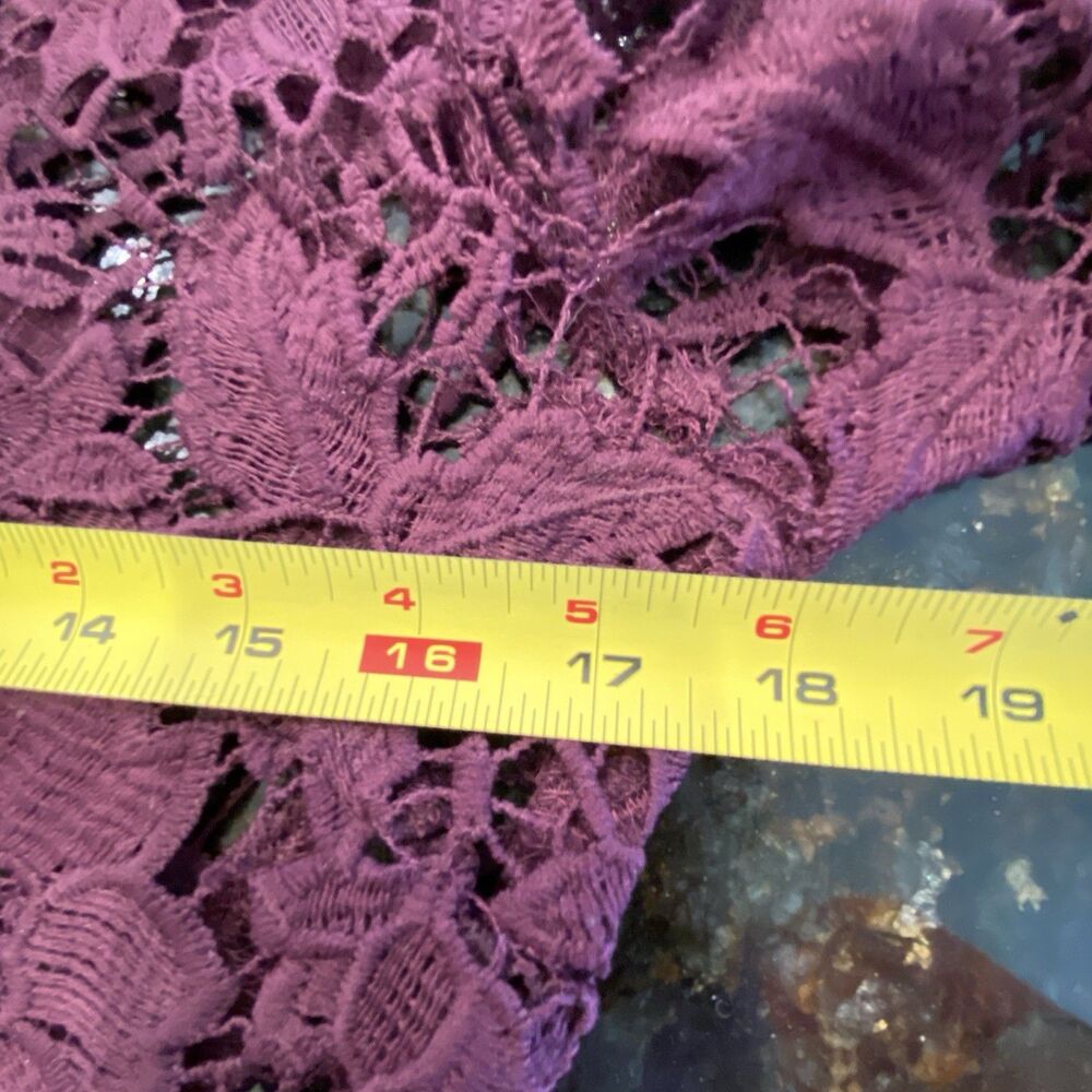 L'Atiste Crochet Lace Sheath Dress M Purple Lined Scallop Edges Bell Sleeves NEW - Picture 6 of 7